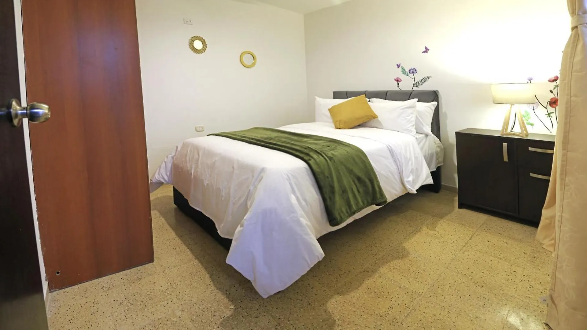 Familiar Y Acogedor Apartment Medellin